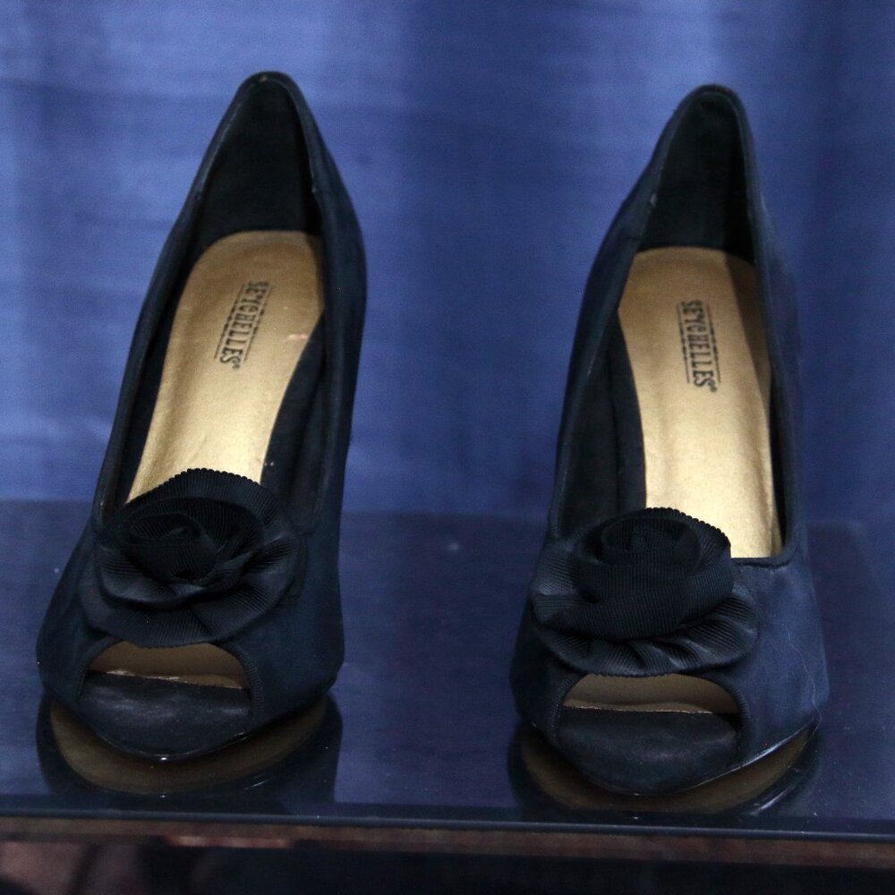 Seychelles Satin Black Rose Open Toed Heels 8.5